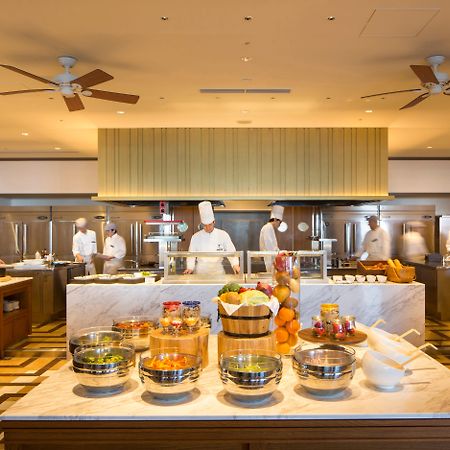 Hotel Intercontinental Yokohama Grand By Ihg Exterior foto The open kitchen at the restaurant