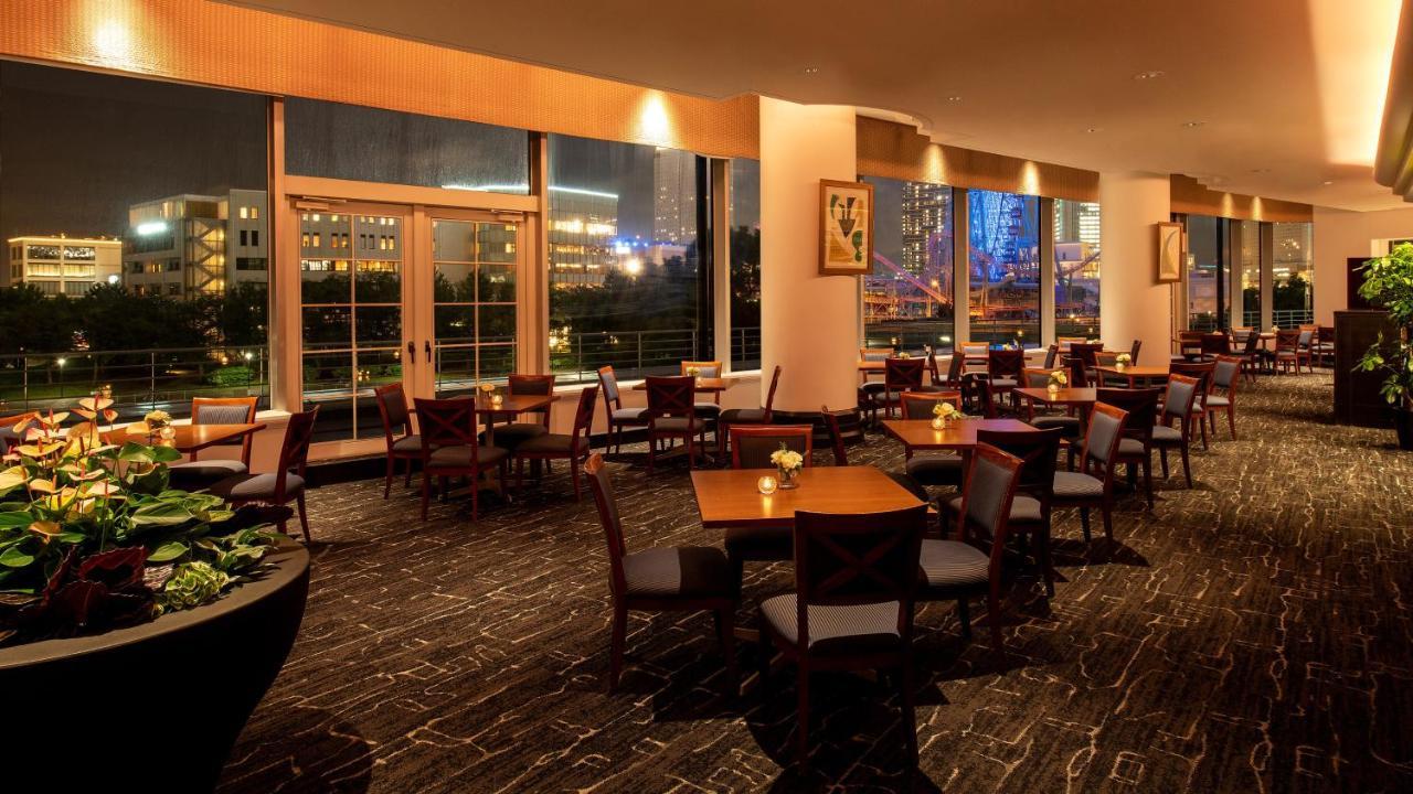 Hotel Intercontinental Yokohama Grand By Ihg Exterior foto The Club Lounge at the Renaissance Hotel