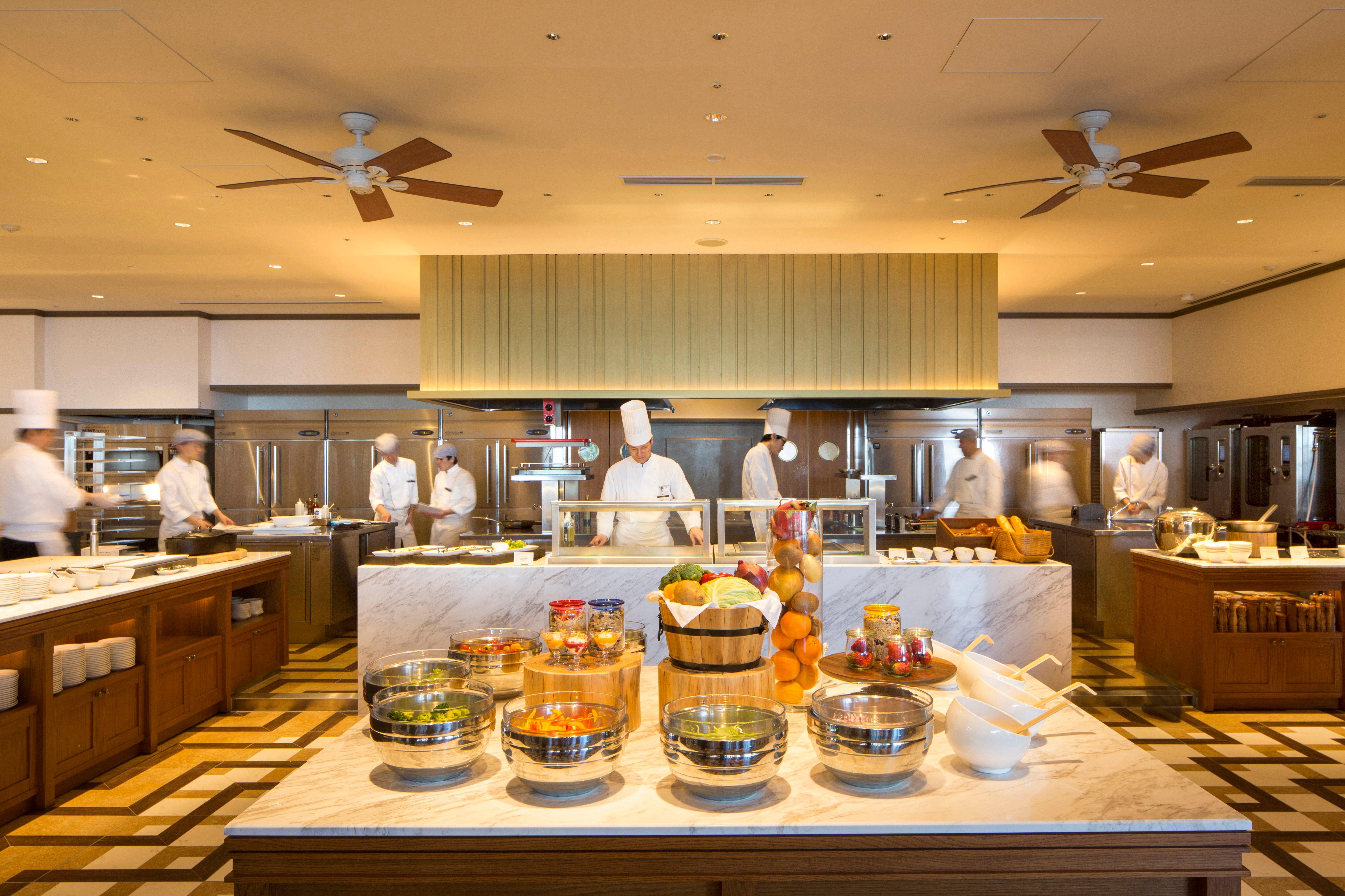 Hotel Intercontinental Yokohama Grand By Ihg Exterior foto The open kitchen at the restaurant