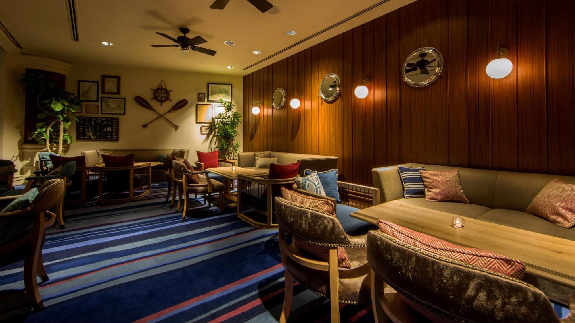Hotel Intercontinental Yokohama Grand By Ihg Exterior foto The interior of the bar